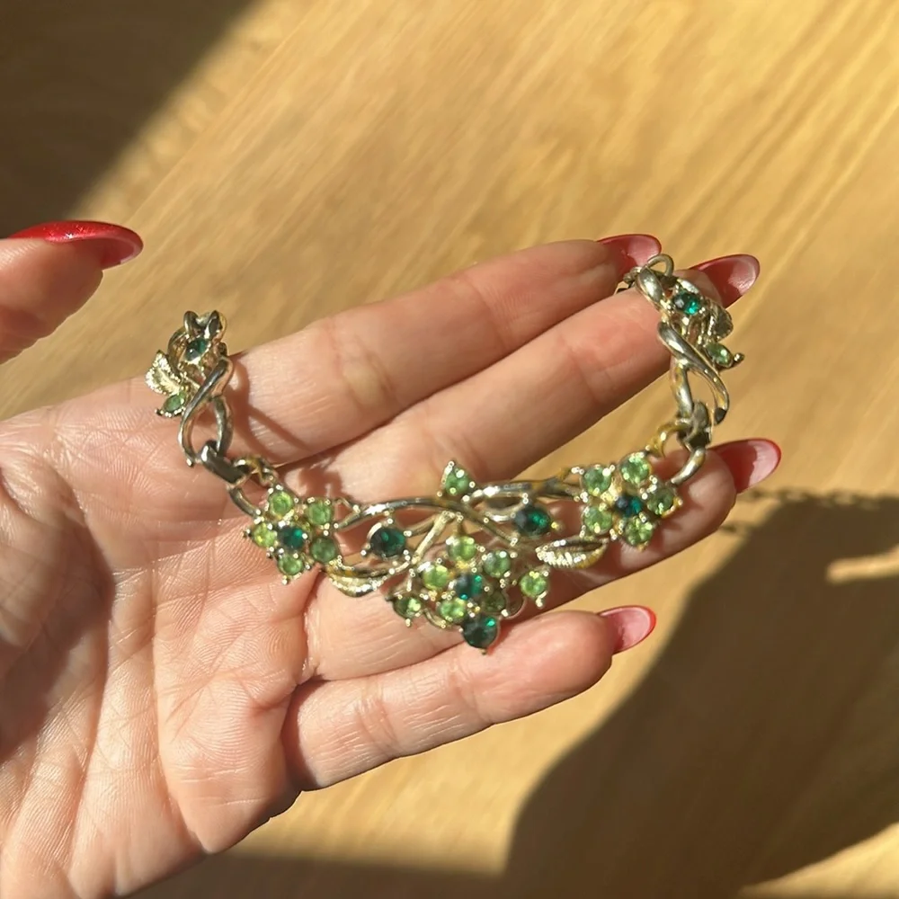 Vintage emerald necklace